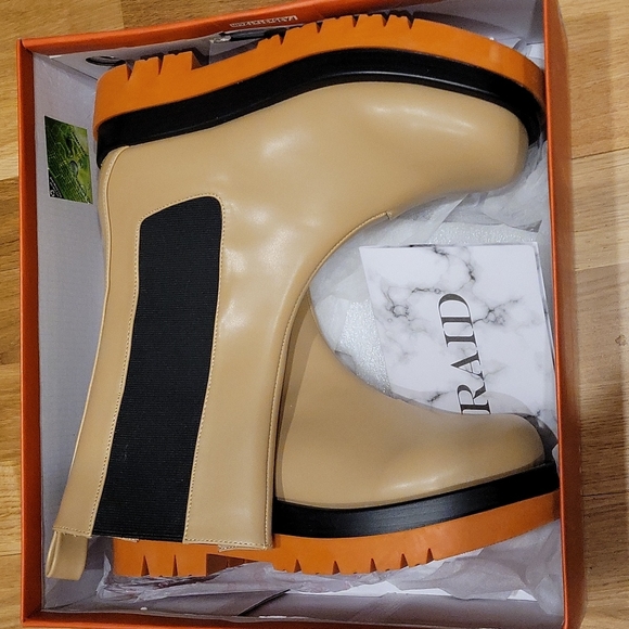 Shoes - Picture 3 of 6